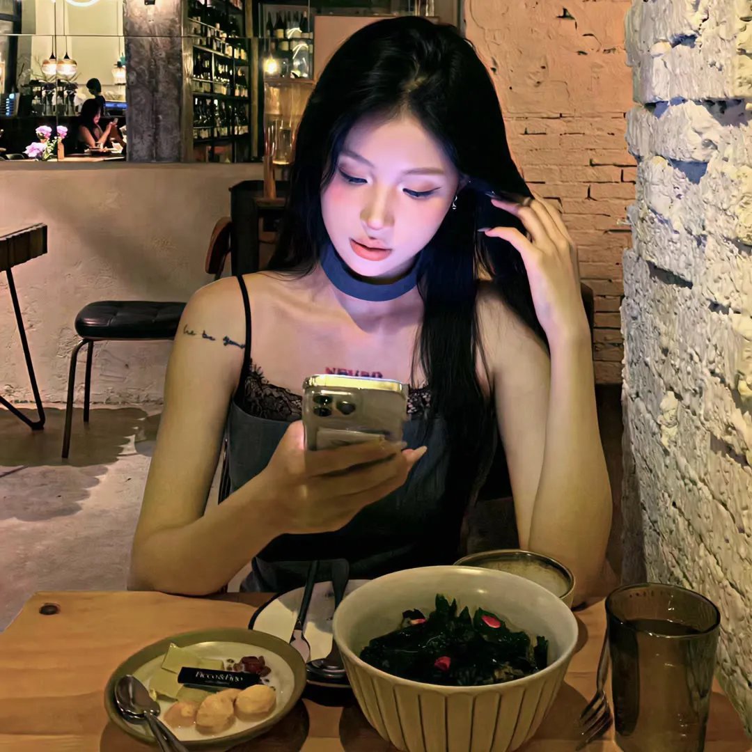 一见倾心爱上她